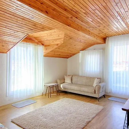 Center Cozy By Lookbookholiday *