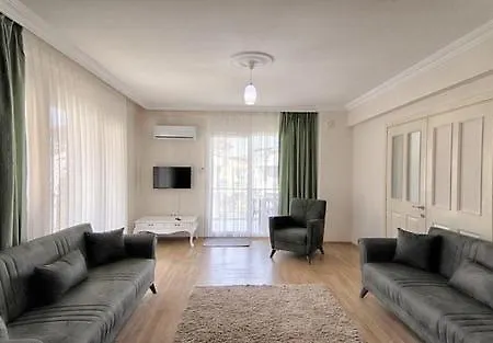 Apartment Center Cozy By Lookbookholiday