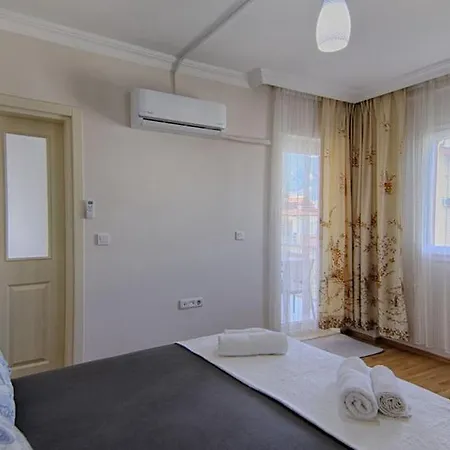 Apartment Center Cozy By Lookbookholiday